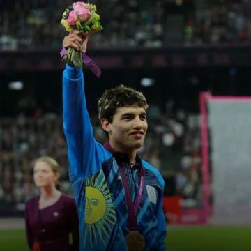 El atleta bonaerense, de la ciudad de Zárate y con 25 años, registró en la competencia decisiva un tiempo de 12s. 85/100.