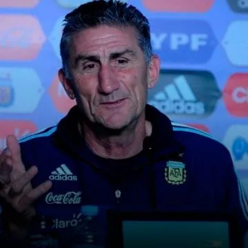 "Al equipo lo veo fuerte, bien, seguro de lo que quiere", dijo el Patón Bauza a los medios.